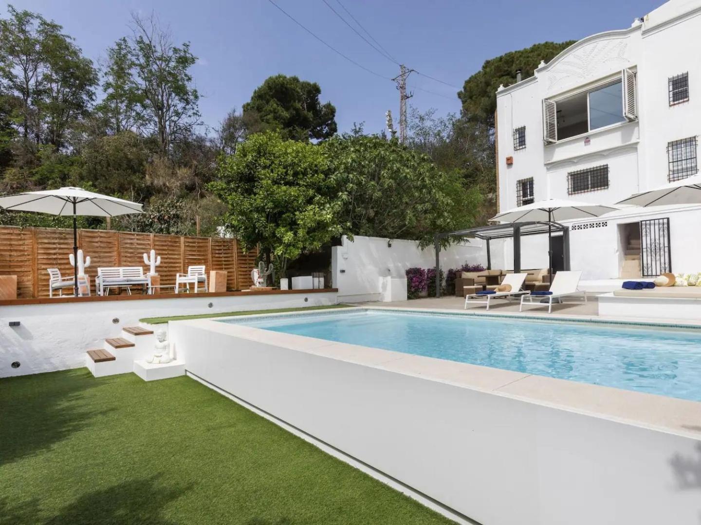 Casa Canyet Con Piscina A Un Paso De Barcelona Y La Playa Badalona Esterno foto